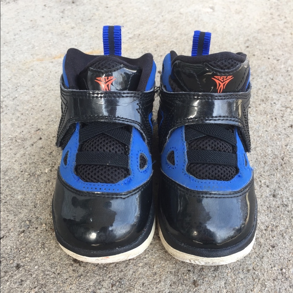 Baby boy size 7 Jordan Melo m9